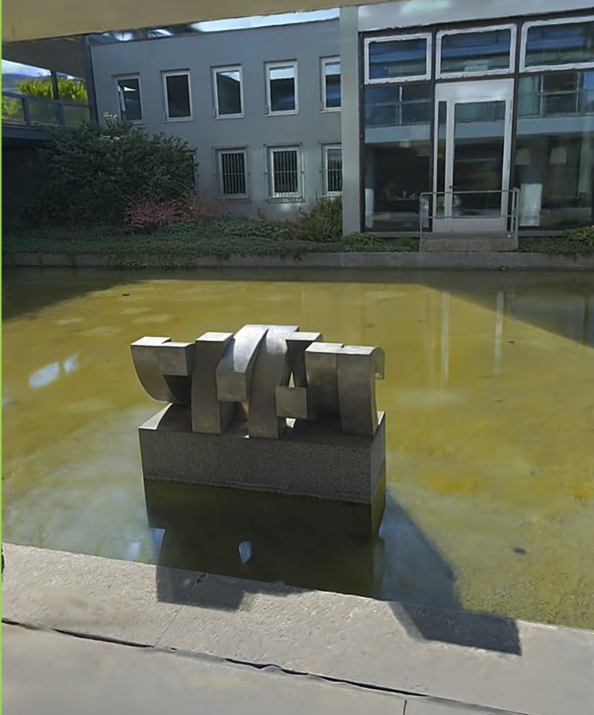 Gaussian-splat reconstruction of a fountain sculpture with PPISP enabled